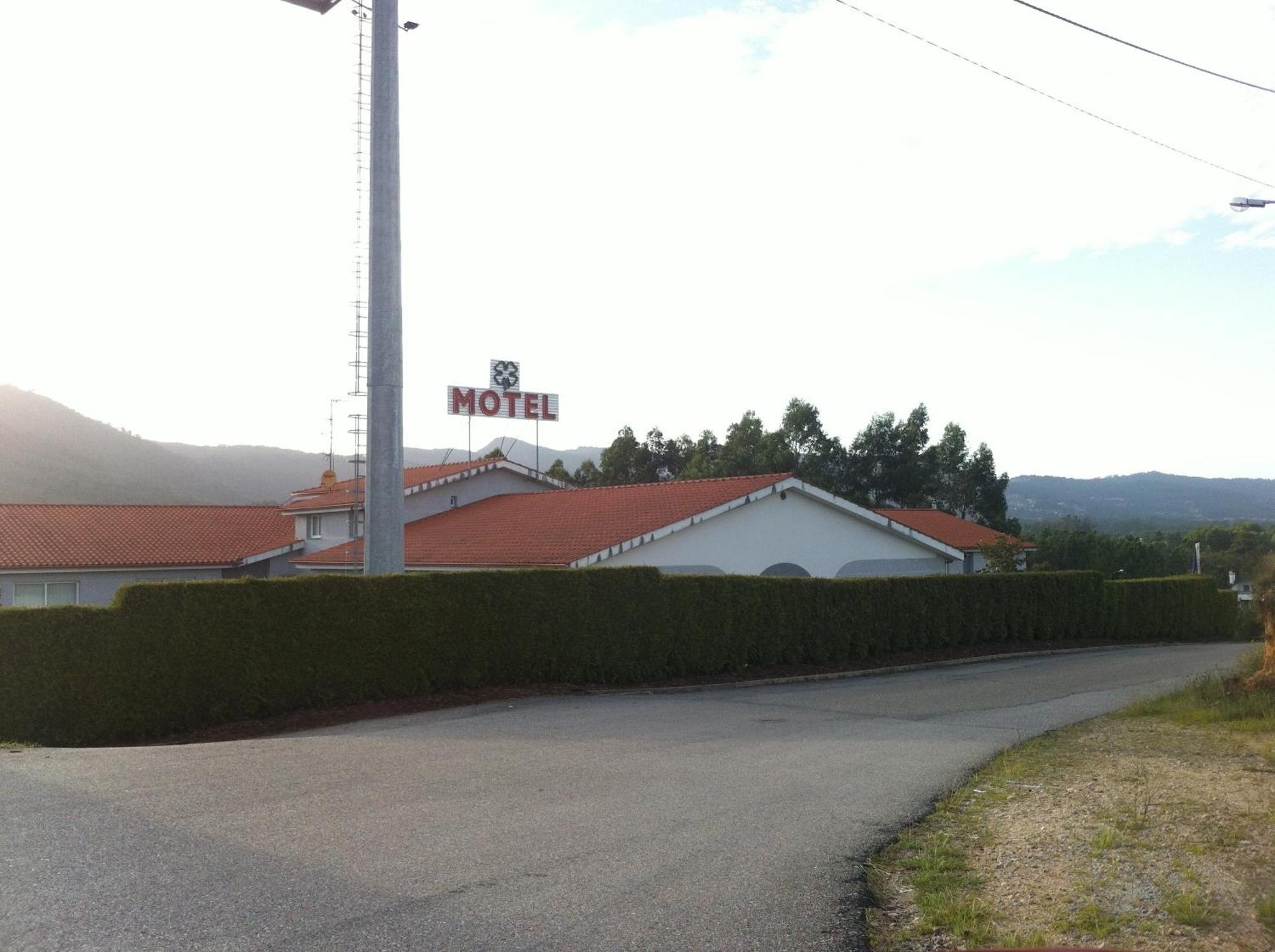 Motel Trebol Tui Zewnętrze zdjęcie