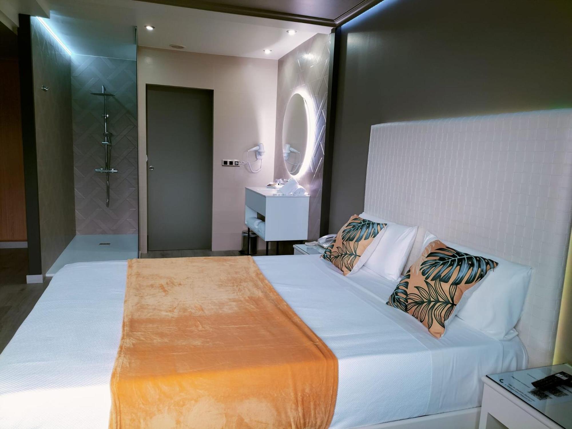 Motel Trebol Tui Zewnętrze zdjęcie