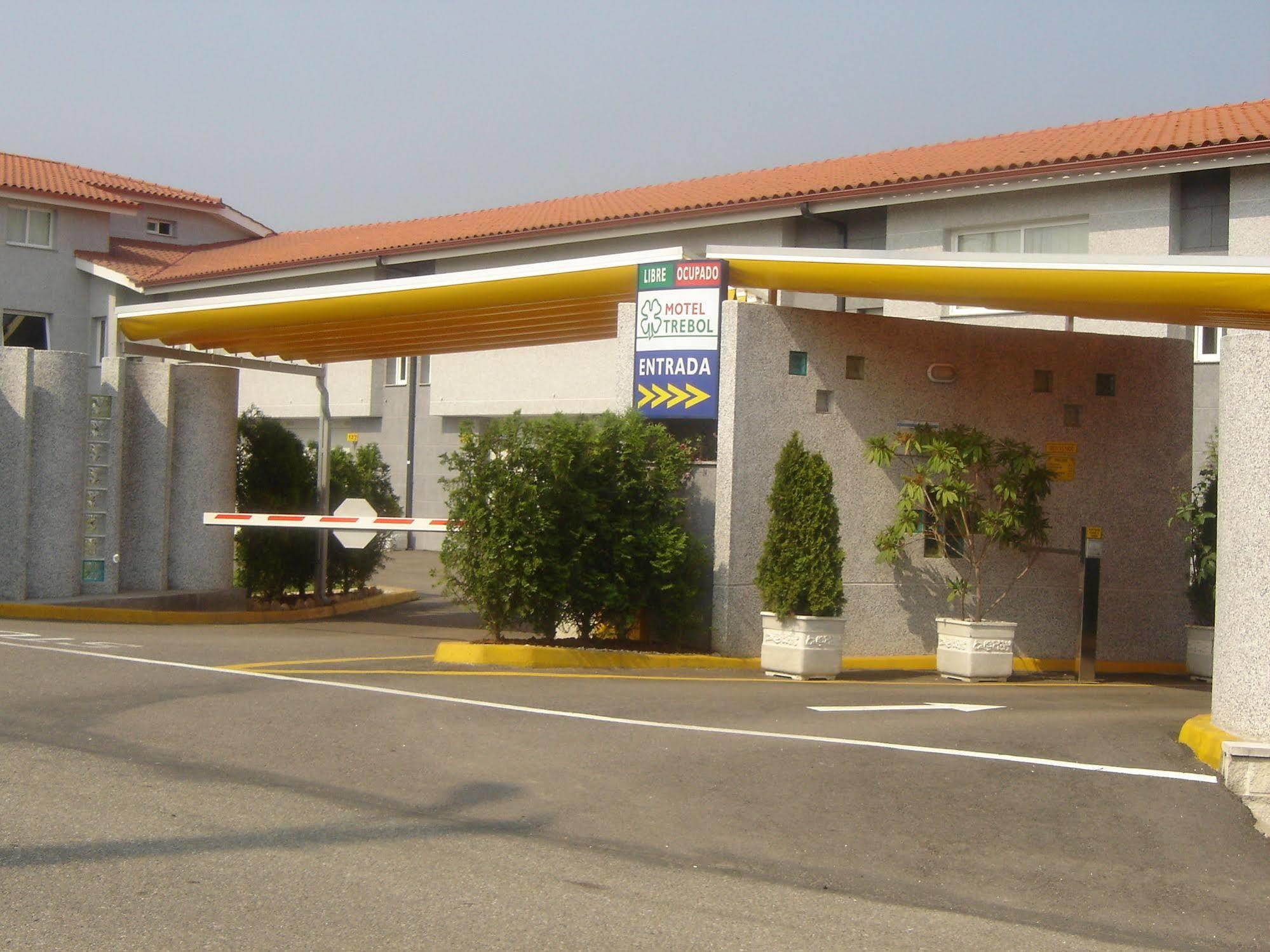 Motel Trebol Tui Zewnętrze zdjęcie