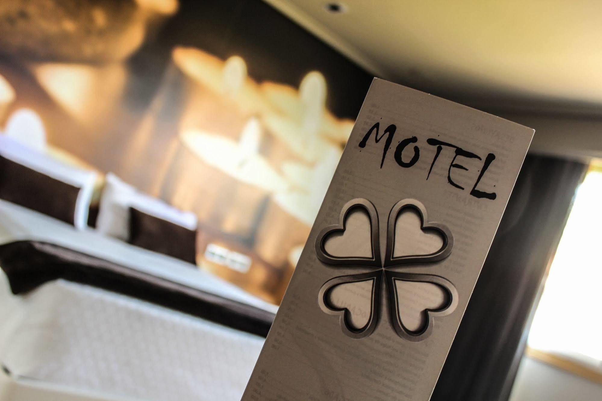 Motel Trebol Tui Zewnętrze zdjęcie